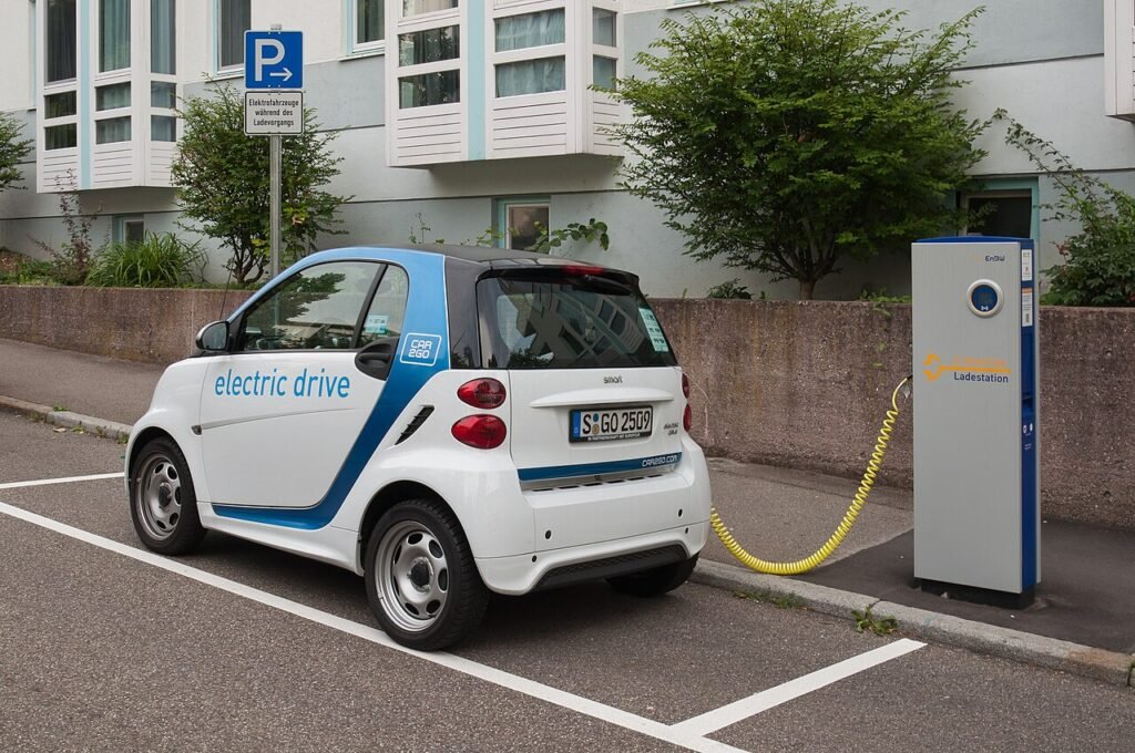 Electric vehicle charging station used for chauffeur fleet charging