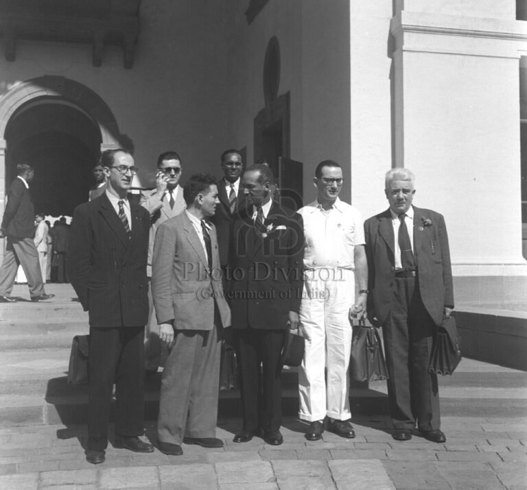 Group photo representing a large conference booking