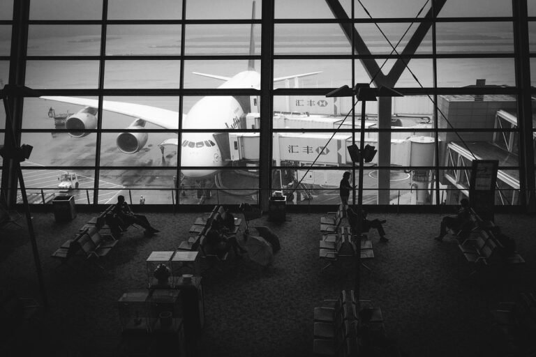 A Visiting Team Arriving on Four Different Flights: How to Book the Arrival Day